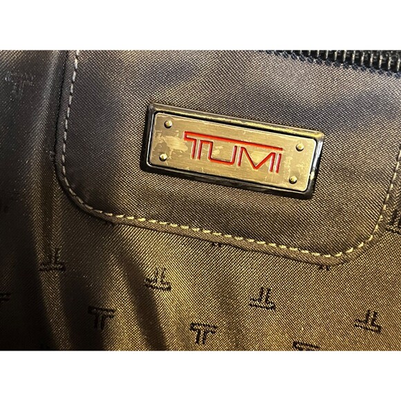 Vintage Tumi Leather Briefcase 96130D4 Messenger Bag 90s Executive Career Wear - Picture 5 of 16